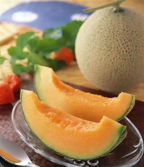 为什么吃哈密瓜容易上火,揭秘夏日消暑果实的双重效应