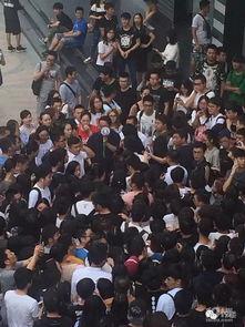 早上吃瓜群众视频,吃瓜群众视频揭秘娱乐圈最新动态