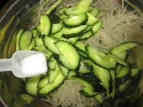 龙服吃瓜,揭秘宫廷秘闻，吃瓜群众围观宫廷大戏