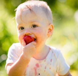 小孩吃白瓜,白瓜的清新滋味