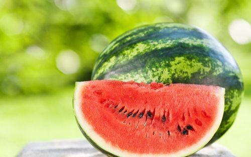 吃瓜动作多,揭秘吃瓜动作背后的趣味与智慧