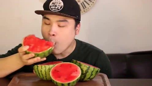 豪放的吃瓜,吃瓜群众狂欢记